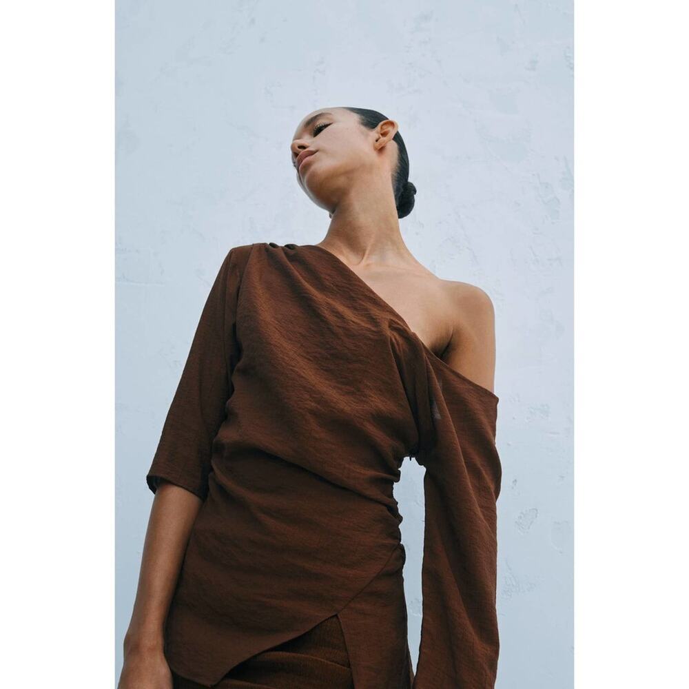 Zara Ruched Asymmetrical Top - Picture 4 of 16